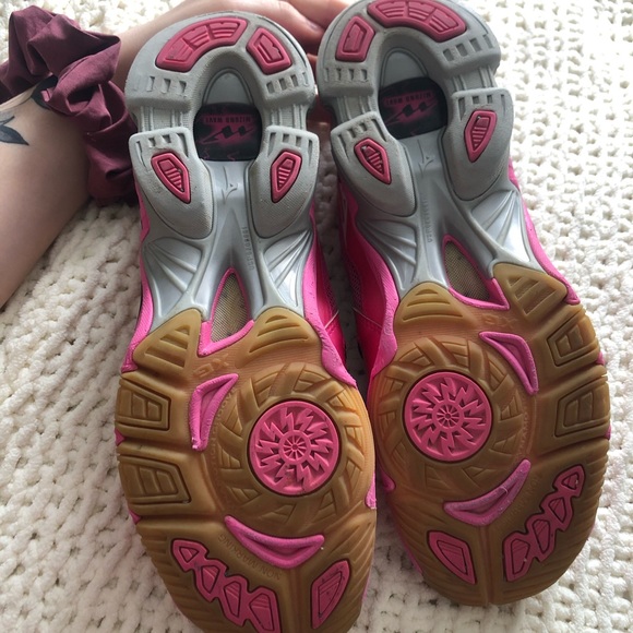 Mizuno wave lightning RX2 court shoes - Picture 8 of 8